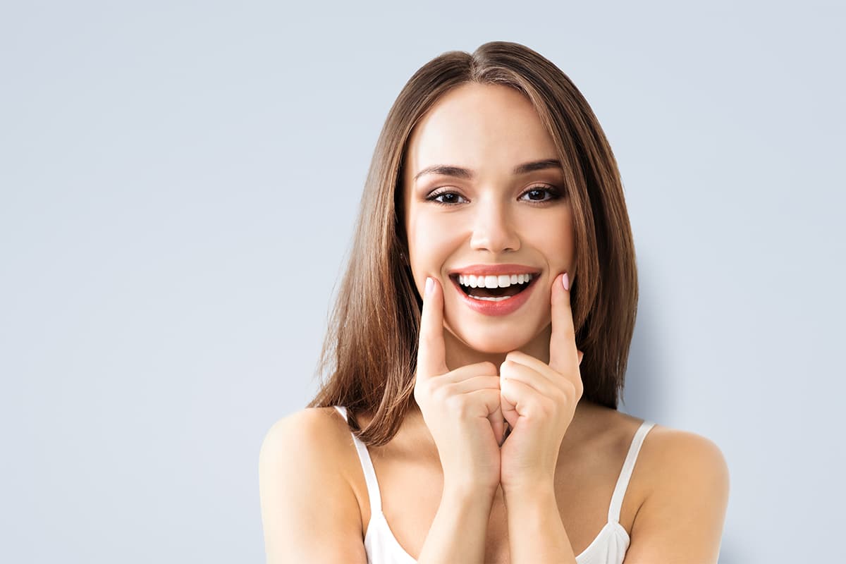 Can Musicians Who Hold a Guitar Pick in Their Mouth Affect Whitening Tray Comfort?