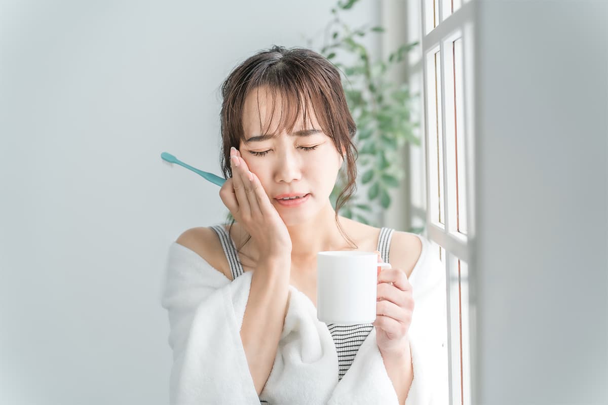 Does Teeth Whitening Hurt in London? Questions Answered