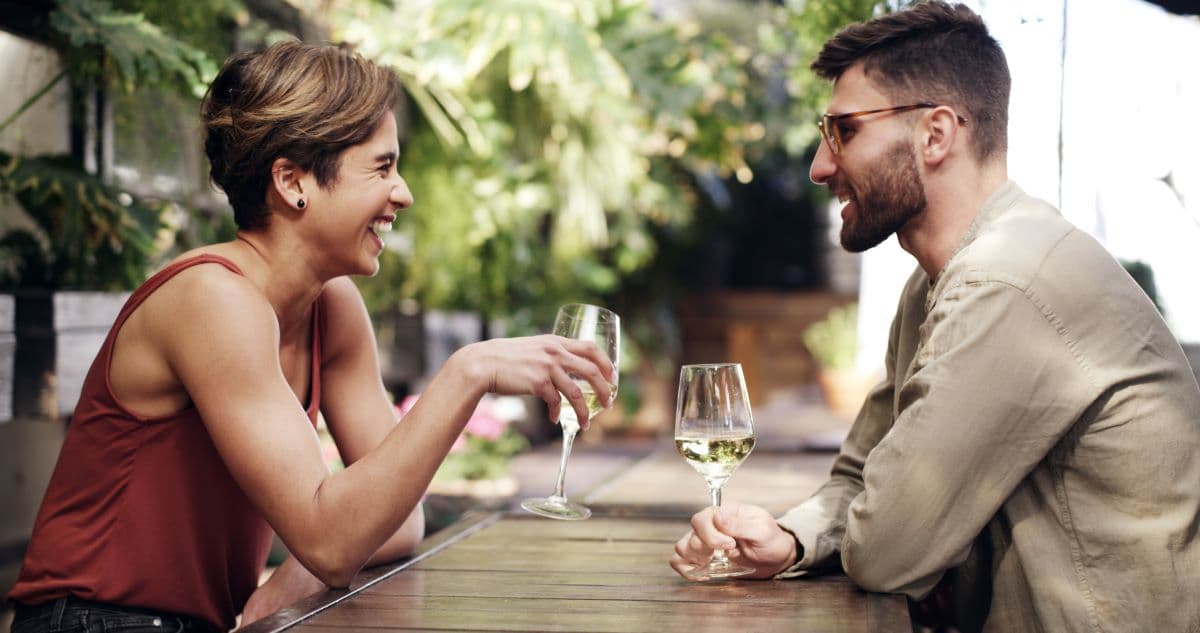 How to Manage “Zingers”: The Professional Guide to Post-Whitening Sensitivity