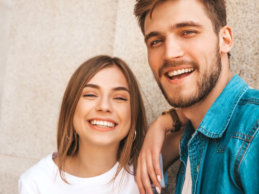 Boutique Whitening Trays vs Generic Kits: Key Differences Explained