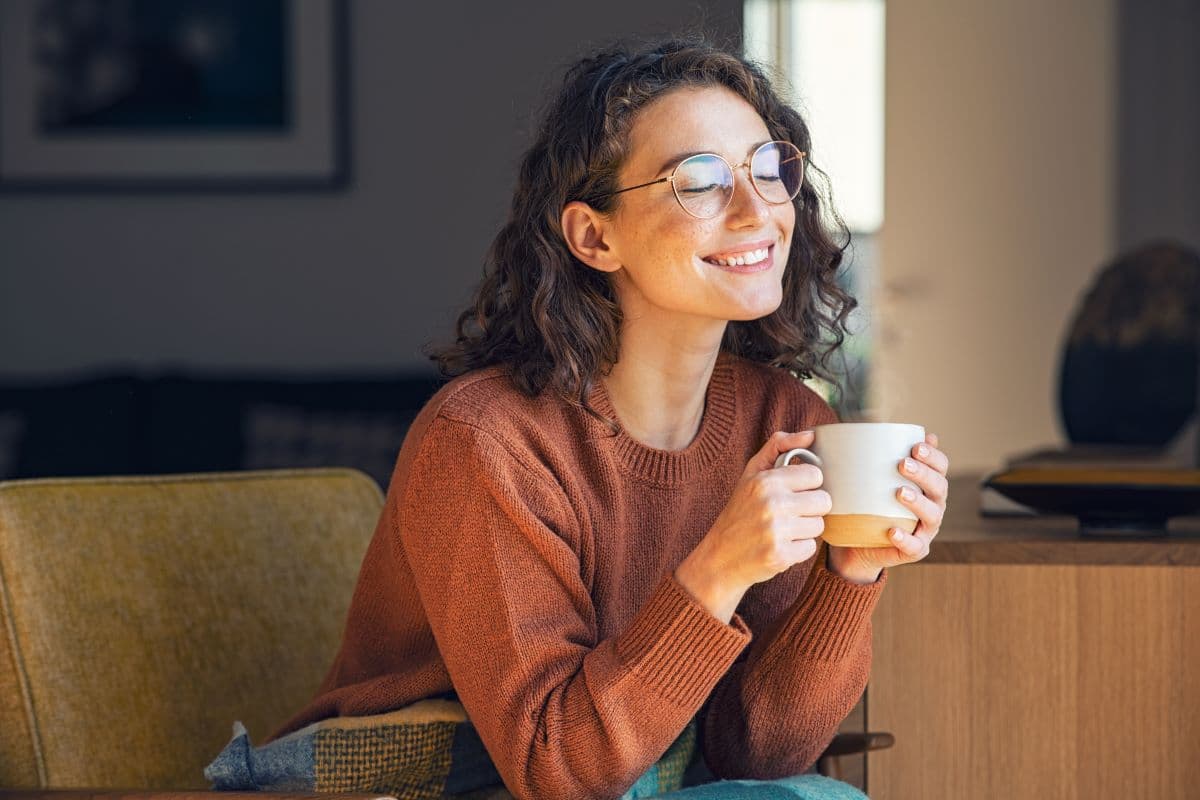 Does drinking matcha stain your teeth differently to black tea?