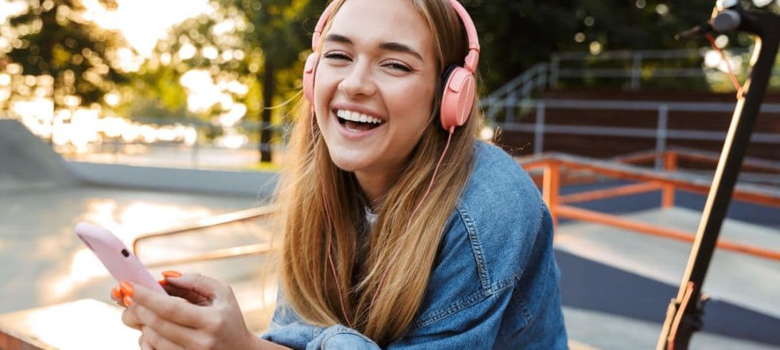 Can Teenagers Safely Use Professional Teeth Whitening Trays?