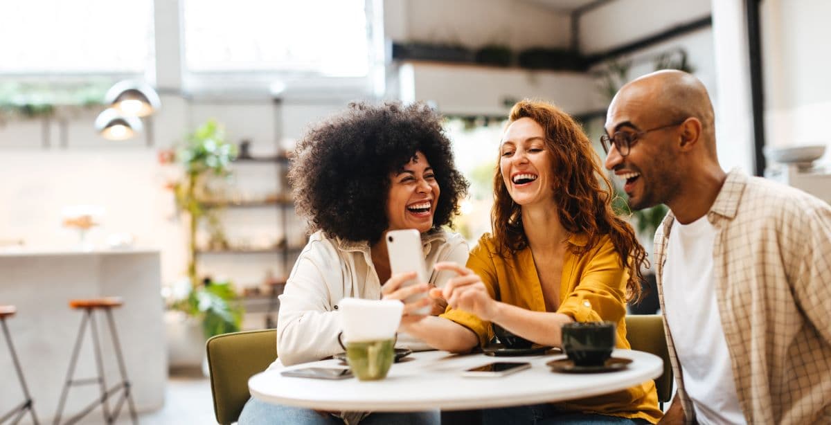 Can Teeth Whitening Affect the Colour of Composite Bonding?